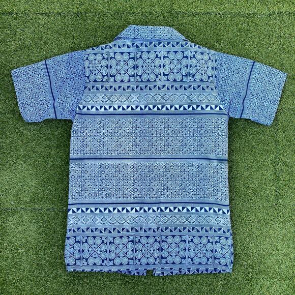 Men's Tribal Pattern Button Up Shirt - Picture 4 of 4